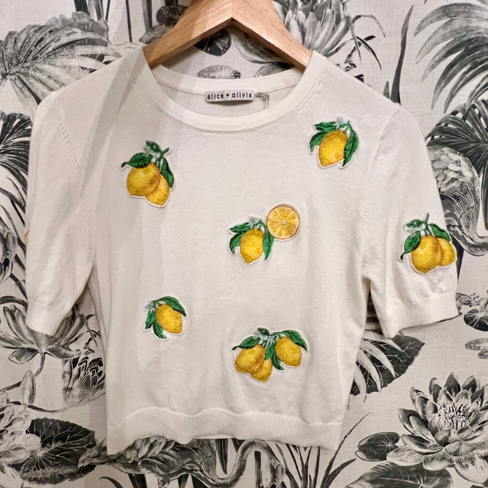 Alice + Olivia Lemon Embroidered Top, Medium, NWOT